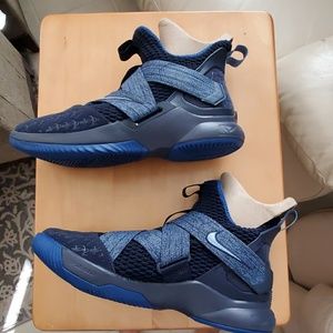 Lebron XII Soldier Basketball Shoes